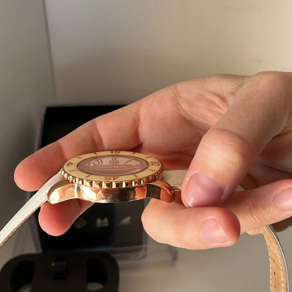 NWT Skywatch Dive Watch White and Rose Gold White Strap - Picture 9 of 9